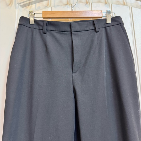 Uniqlo Black Easy Straight Leg Ankle Pant with Pockets. Size L - Picture 2 of 6